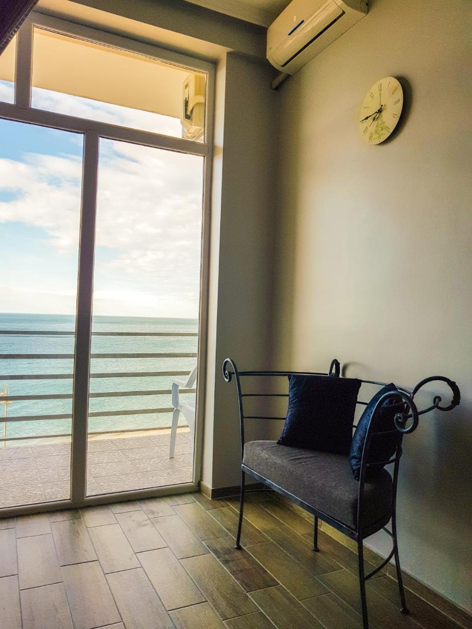 Hotel T Apartment ゴニオ エクステリア 写真