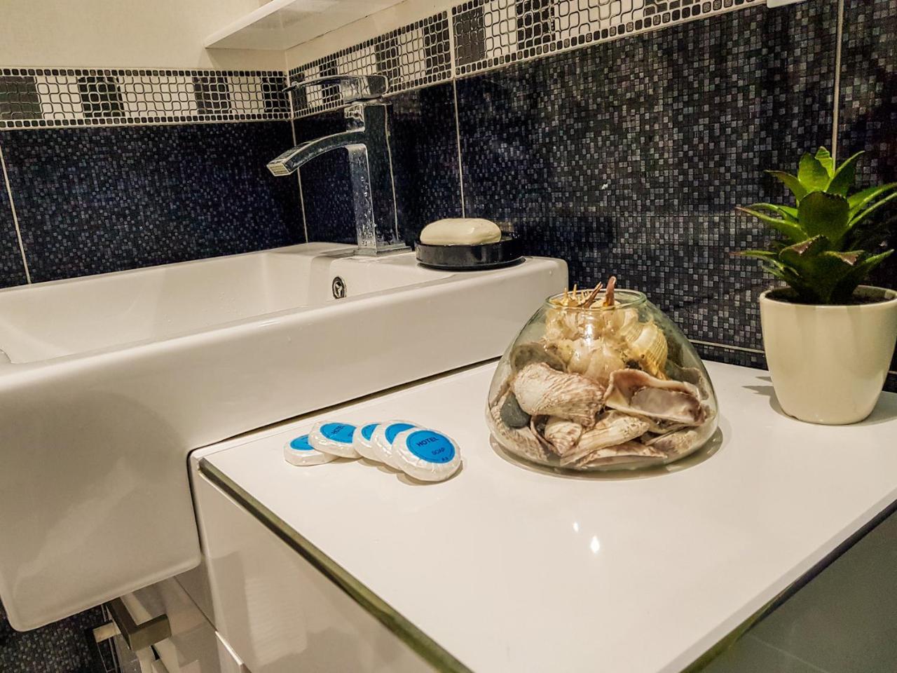 Hotel T Apartment ゴニオ エクステリア 写真
